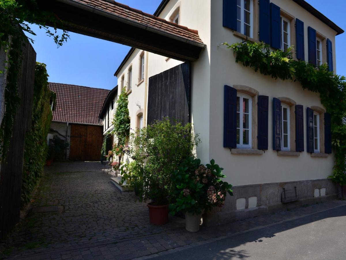 Gaestehaus & Weingut Gehrig Weisenheim am Sand Dış mekan fotoğraf