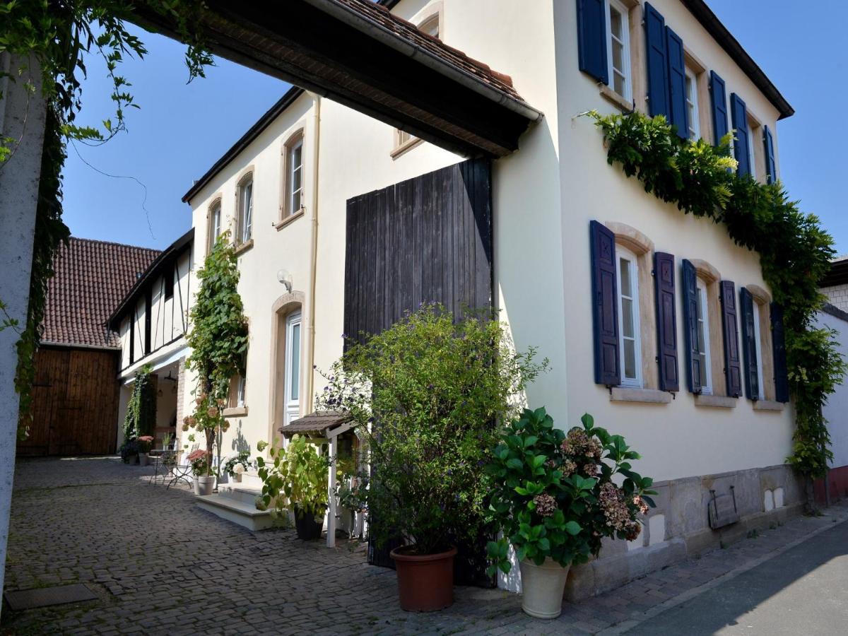 Gastehaus & Weingut Gehrig Otel Weisenheim am Sand Dış mekan fotoğraf