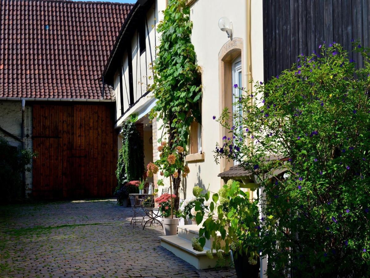 Gastehaus & Weingut Gehrig Otel Weisenheim am Sand Dış mekan fotoğraf